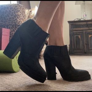 FREE SHIPPING! Jeffrey Campbell Bootie Ibiza 9